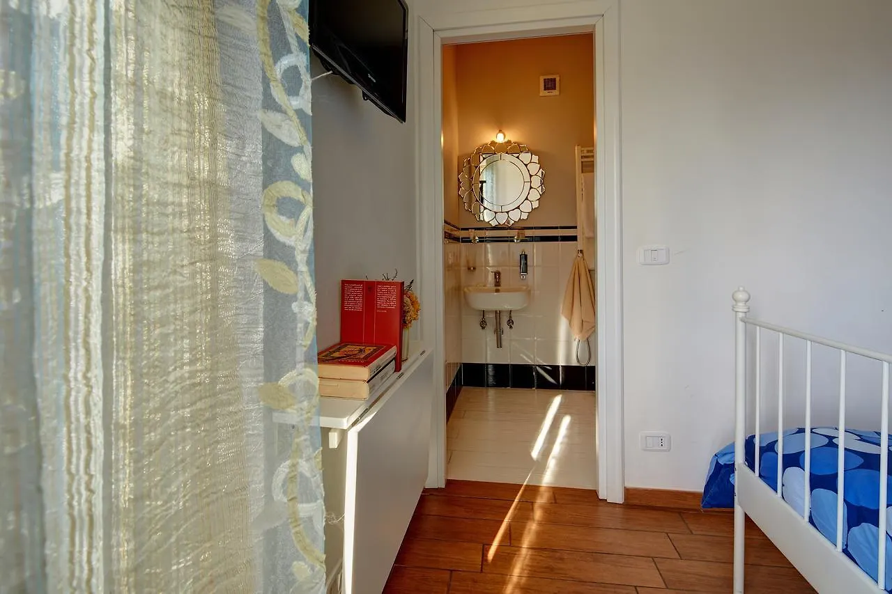 Cento Passi Dal Duomo B&B Arezzo Couette-café