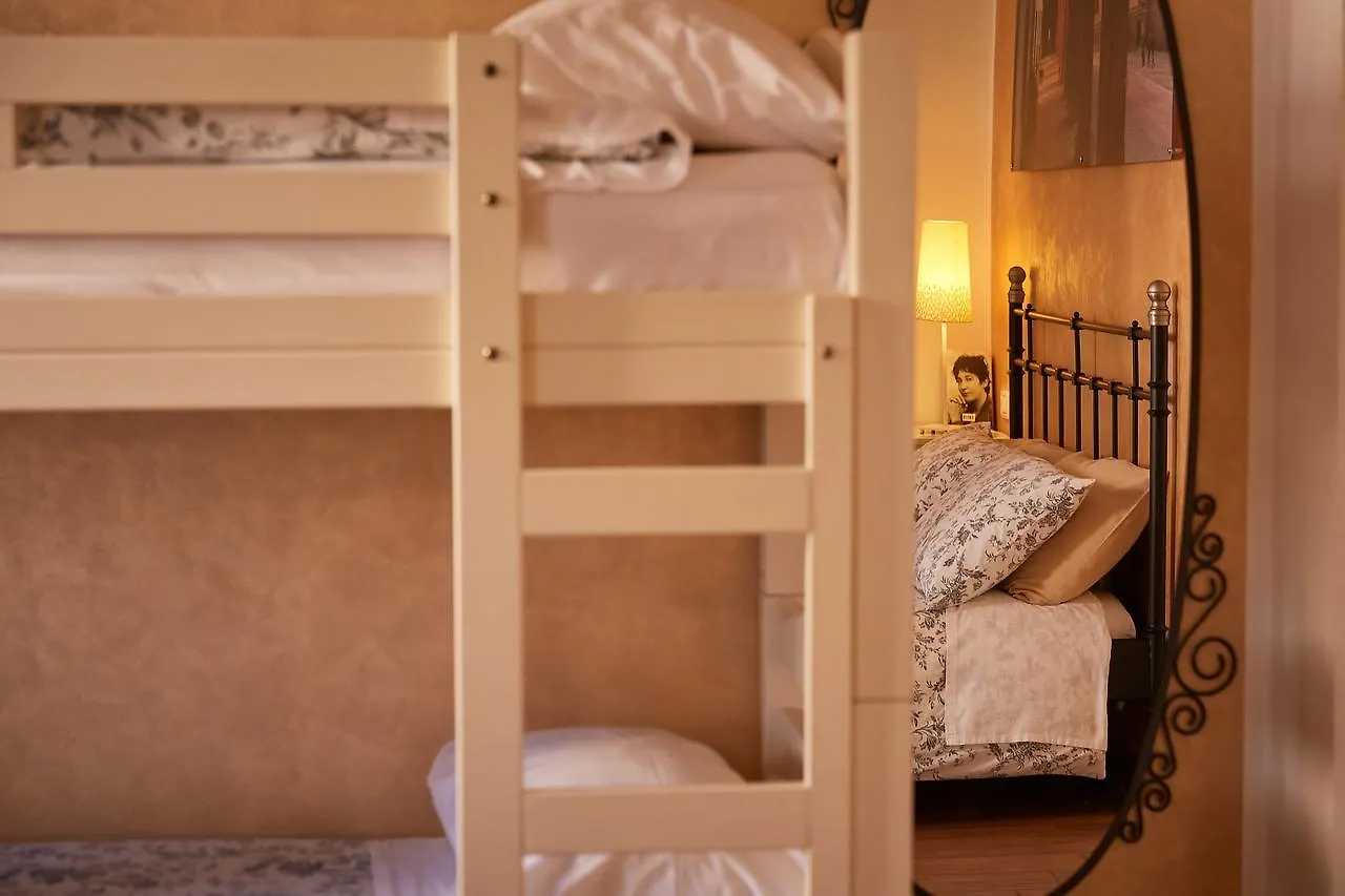 Cento Passi Dal Duomo B&B Arezzo 2*,